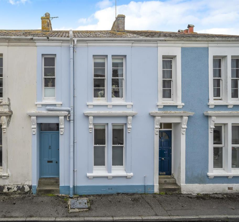 2 bed property, in Raleigh Place, £350,000