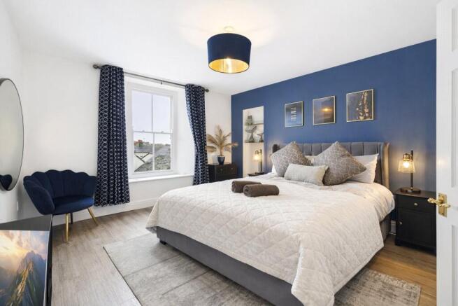 3 bed property, in Tudor Square, £259,950