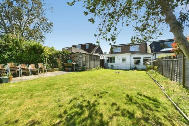4 bed property, in Larkfield Way, £700,000