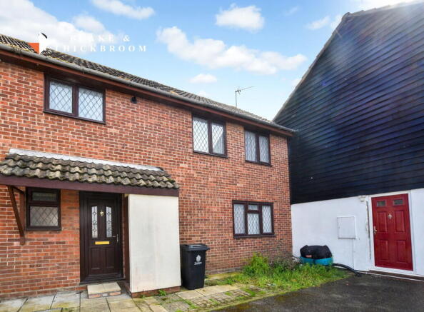 3 bed property, in Dahlia Close, £195,000