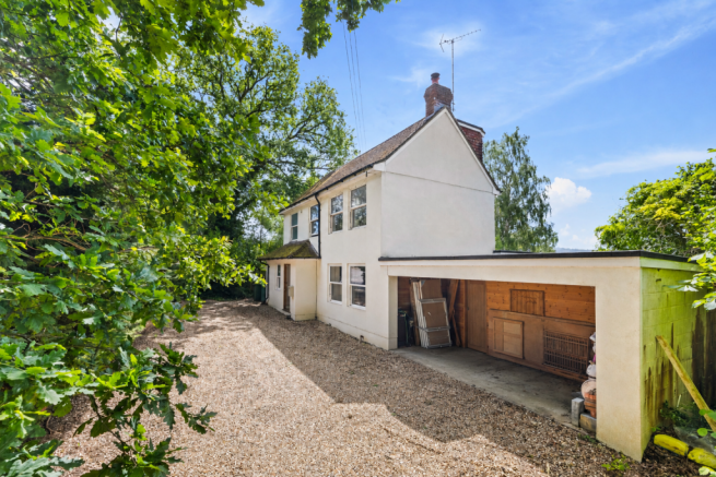 4 bed property, in Fryern Road, £899,950