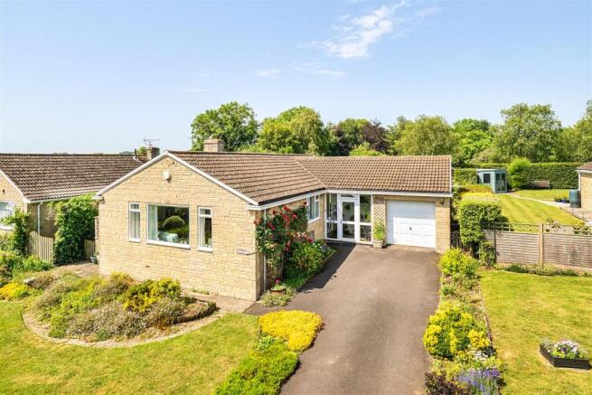 3 bed property, in Rockway, £500,000