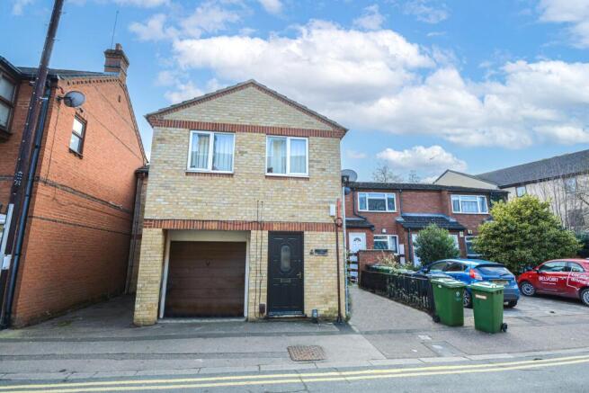 3 bed property, in St Marks Street, £325,000