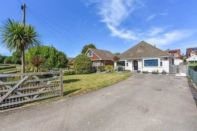 3 bed property, in Catherington Lane, £485,000