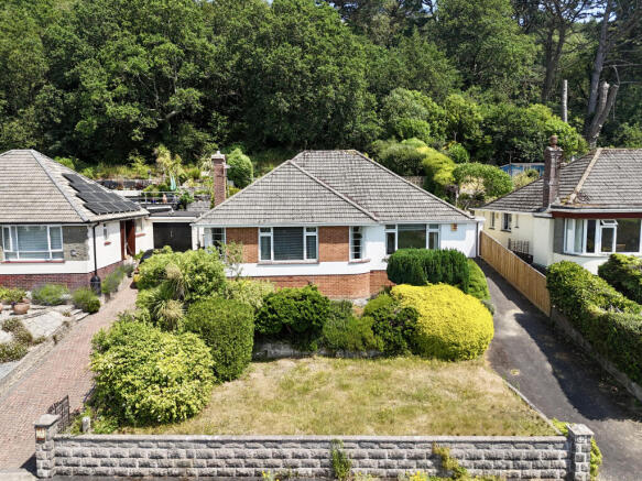 2 bed property, in Lyndhurst Close, £350,000