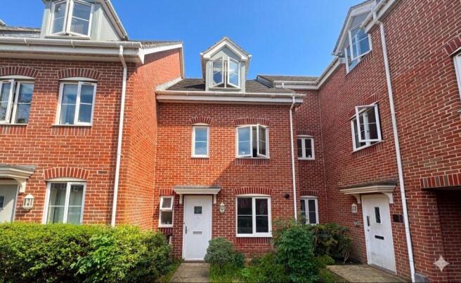 4 bed property, in Bostock Road, £270,000