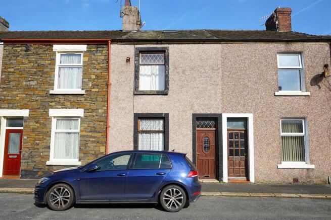 3 bed property, in Lonsdale Road, £80,000