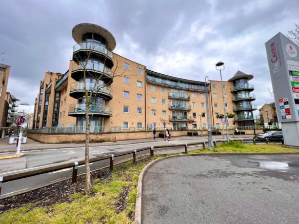 1 bed property, in Berberis House Highfield Road Feltham TW13 4GS, £190,000