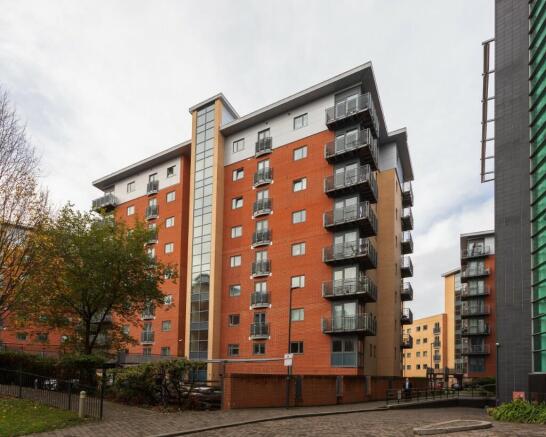 1 bed property, in City Walk, £132,000