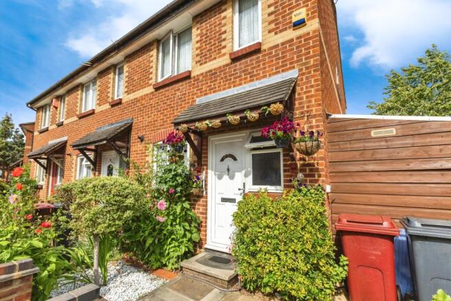 2 bed property, in Fatherson Road, £340,000