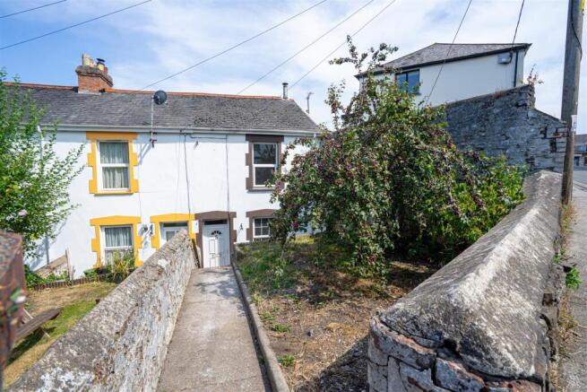 2 bed property, in Pitt Lane, £139,950