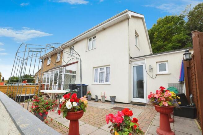 3 bed property, in Olivier Close, £225,000