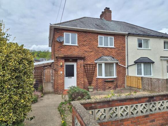 3 bed property, in Bro Eryl, £170,000