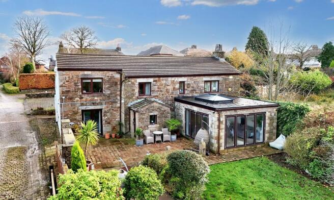 4 bed property, in Whinney Lane, £750,000