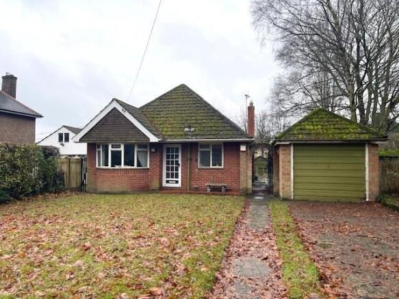 3 bed property, in Clipstone Drive, £300,000