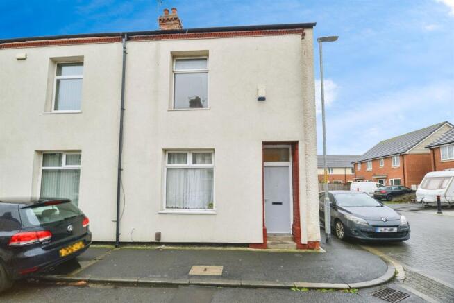 2 bed property, in Tarring Street, £60,000