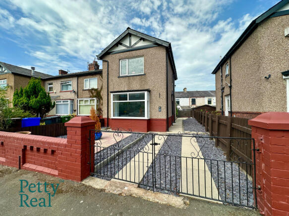 2 bed property, in Squire Road, £135,000