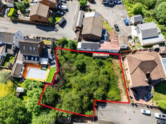 Land, in 10 Glendale Gardens, £140,000