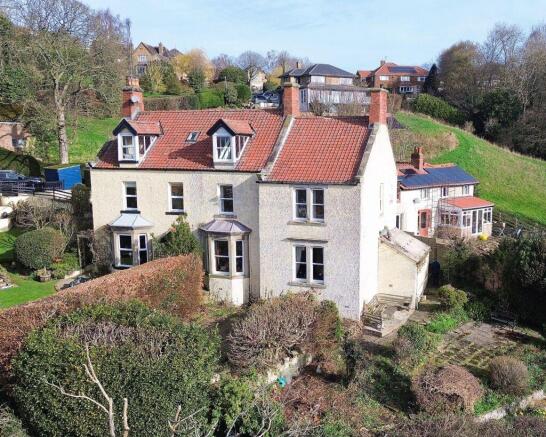 3 bed property, in 55 Carr Hill, £295,000