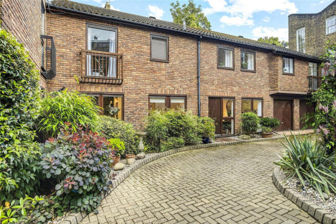 4 bed property, in Belsize Mews, £1,765,000