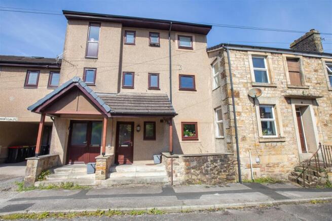 1 bed property, in Bath Street, £130,000