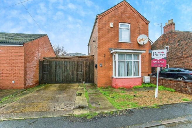 2 bed property, in Muster Roll Lane, £110,000