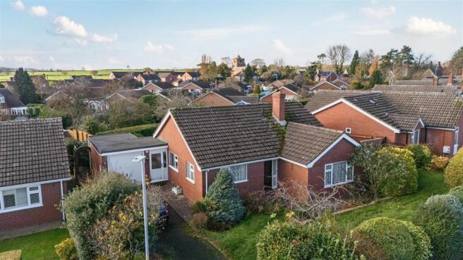 3 bed property, in 20 Newtown Gardens, £310,000