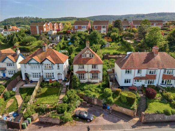 4 bed property, in Millbridge Road, £270,000