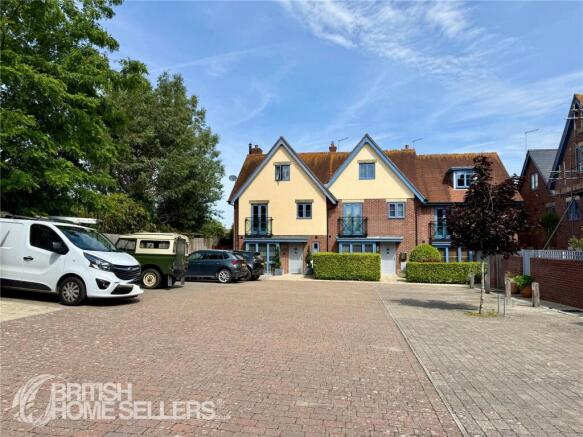 3 bed property, in Lyric Place, £465,000
