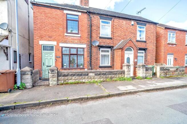2 bed property, in Cross Street, £170,000