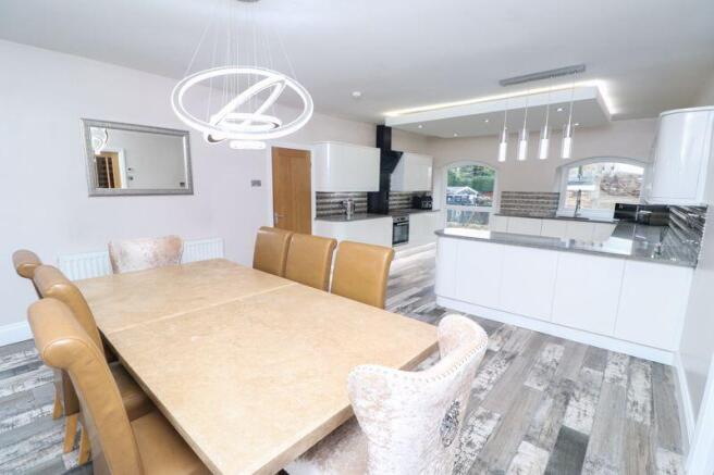 4 bed property, in Lockhaugh Road, £550,000