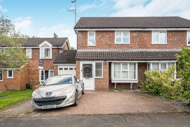 3 bed property, in Caernarvon, £450,000