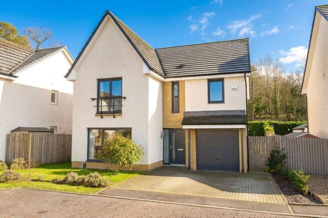 4 bed property, in New Calder Mill Road, £390,000