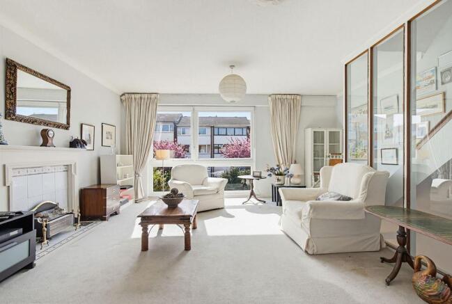 3 bed property, in Burntwood Grange Road, £895,000