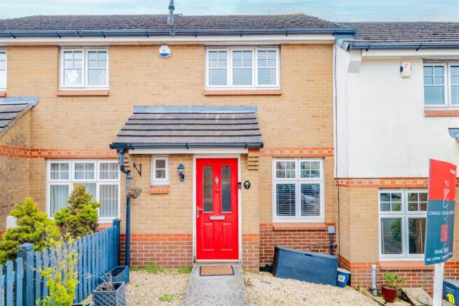 2 bed property, in Carn Yr Ebol, £235,000