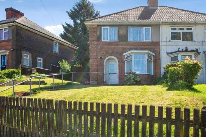 4 bed property, in Elmdale Crescent, £230,000