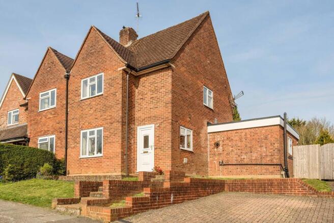 3 bed property, in Fox Lane, £370,000