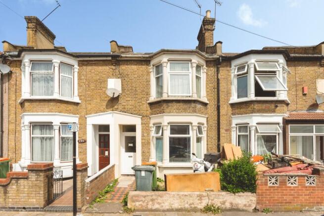 2 bed property, in Sherrard Road, £450,000