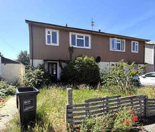 3 bed property, in 5 Slinn Road, £100,000