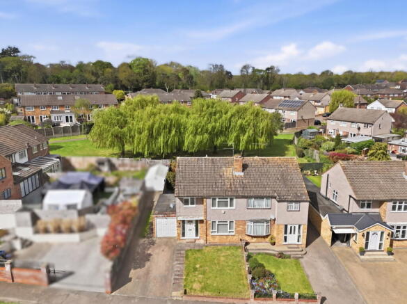 3 bed property, in Roselands Avenue, £539,000