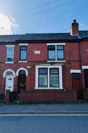 5 bed property, in Walbrook Road, £230,000