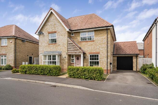 4 bed property, in Garnet Crescent, £475,000